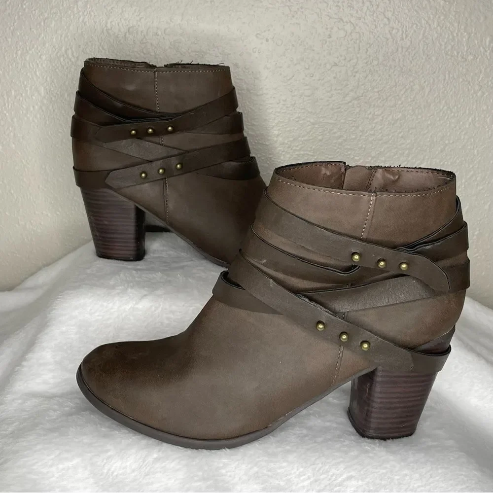 Mossimo Dark Brown Strappy Ankle Bootie Side Zipper Size 9